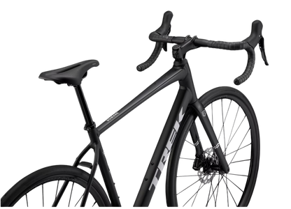 Trek Domane AL 5 Gen 4 Aluminium Matte Trek Black vielseitiges Rennrad Shimano 105 2x12 Antrieb 58 cm