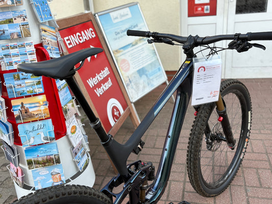 Giant Trance X Advanced Pro 1 Gloss Starry Night Hochwertiges Enduro Fully Mountainbike für Sport und Trail