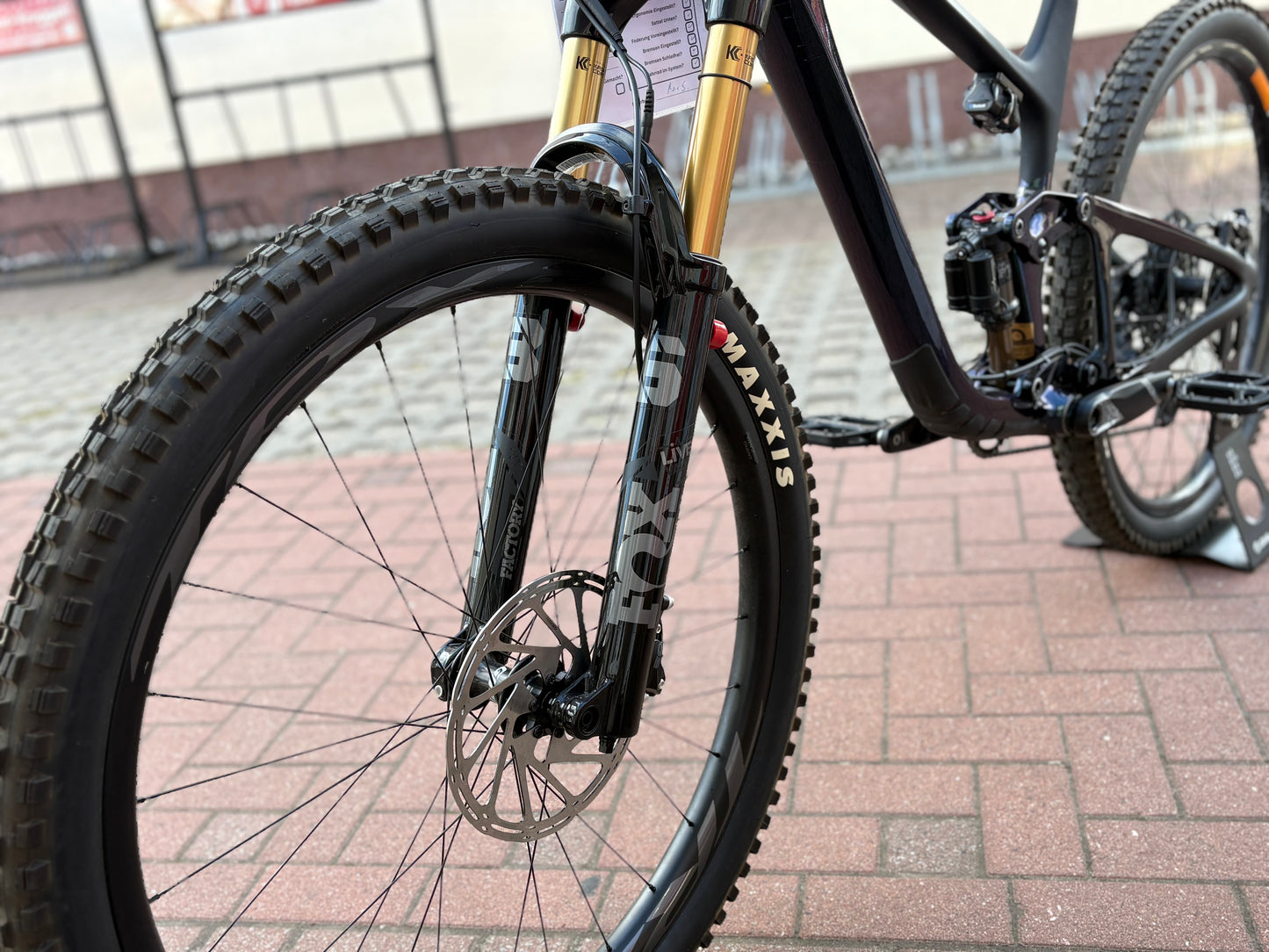 Giant Trance X Advanced Pro 1 Gloss Starry Night Hochwertiges Enduro Fully Mountainbike für Sport und Trail