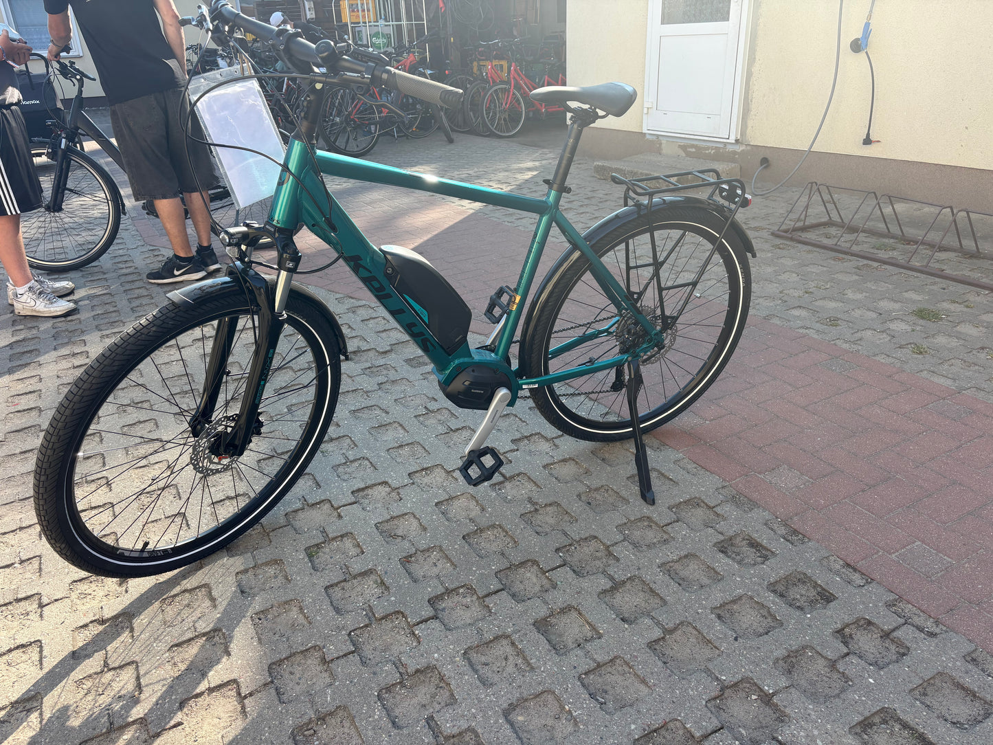 Kellys E-Carson 10 SH 504 2023 – Sportliches E-Trekkingrad mit Shimano Steps (B-Ware)