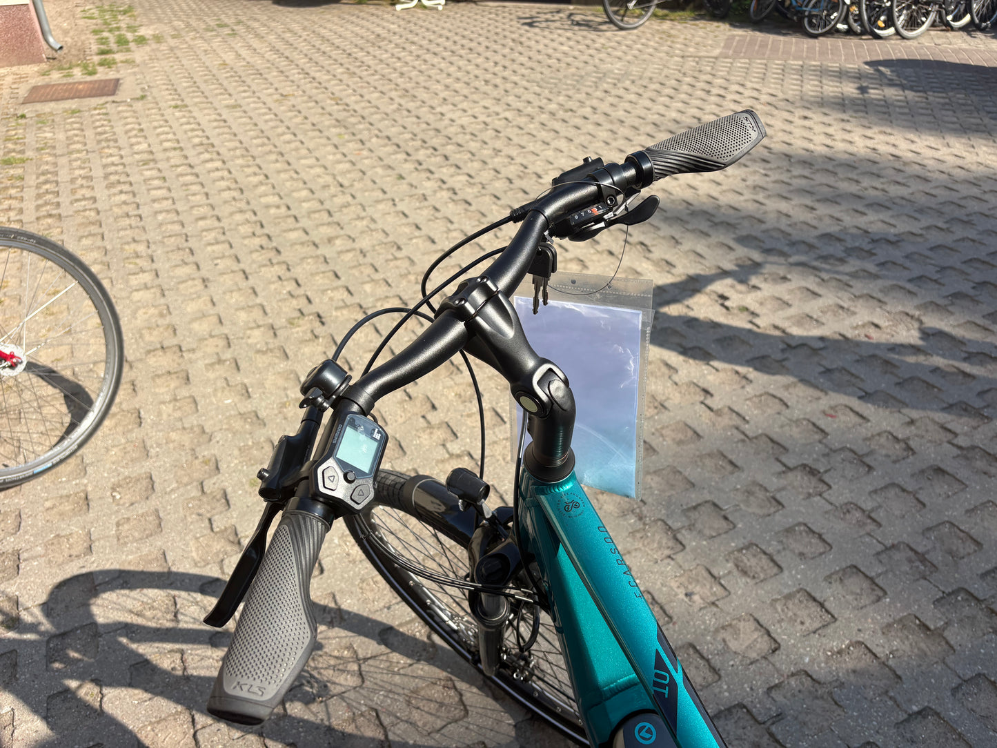 Kellys E-Carson 10 SH 504 2023 – Sportliches E-Trekkingrad mit Shimano Steps (B-Ware)