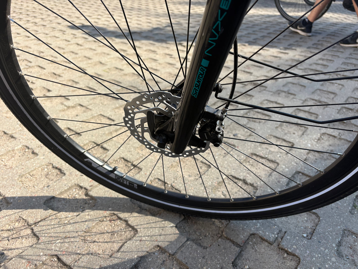 Kellys E-Carson 10 SH 504 2023 – Sportliches E-Trekkingrad mit Shimano Steps (B-Ware)